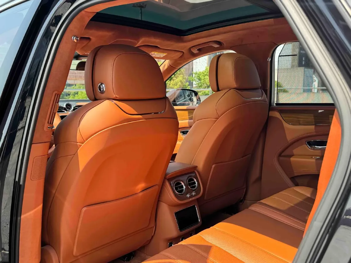 2021 Bentley Bentayga 4.0T 550HP V8 8AT,autocango,china used car exporter,china ev exporter,chinese used car exporter,chinese used ev exporter