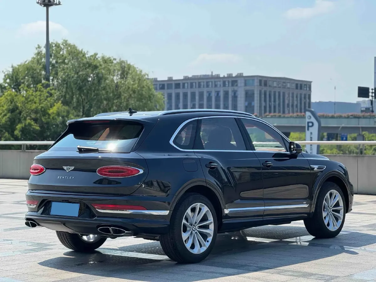 2021 Bentley Bentayga 4.0T 550HP V8 8AT,autocango,china used car exporter,china ev exporter,chinese used car exporter,chinese used ev exporter