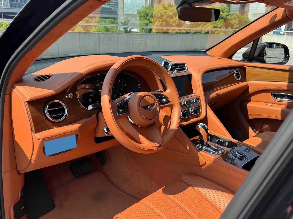 2021 Bentley Bentayga 4.0T 550HP V8 8AT,autocango,china used car exporter,china ev exporter,chinese used car exporter,chinese used ev exporter