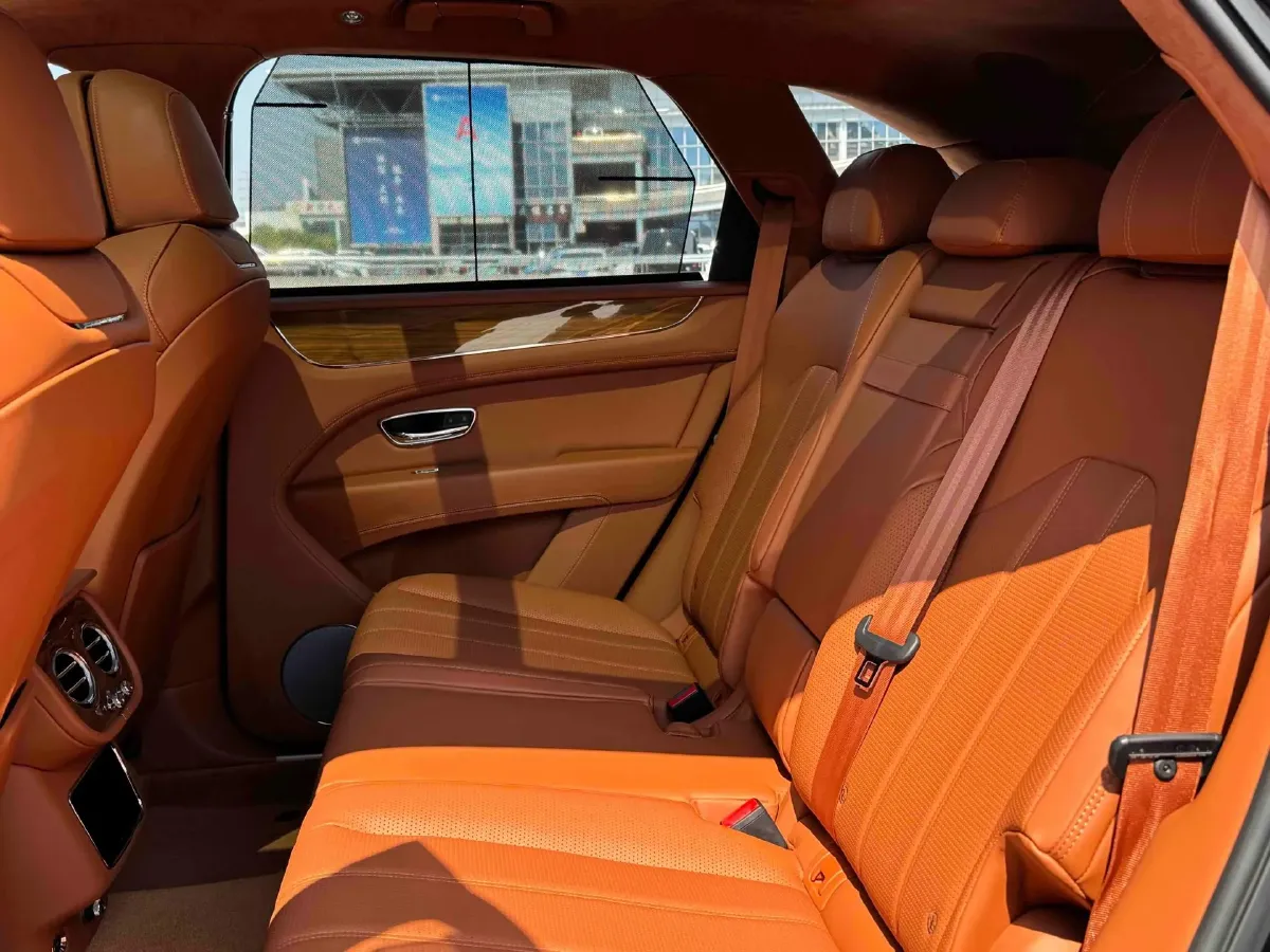 2021 Bentley Bentayga 4.0T 550HP V8 8AT,autocango,china used car exporter,china ev exporter,chinese used car exporter,chinese used ev exporter
