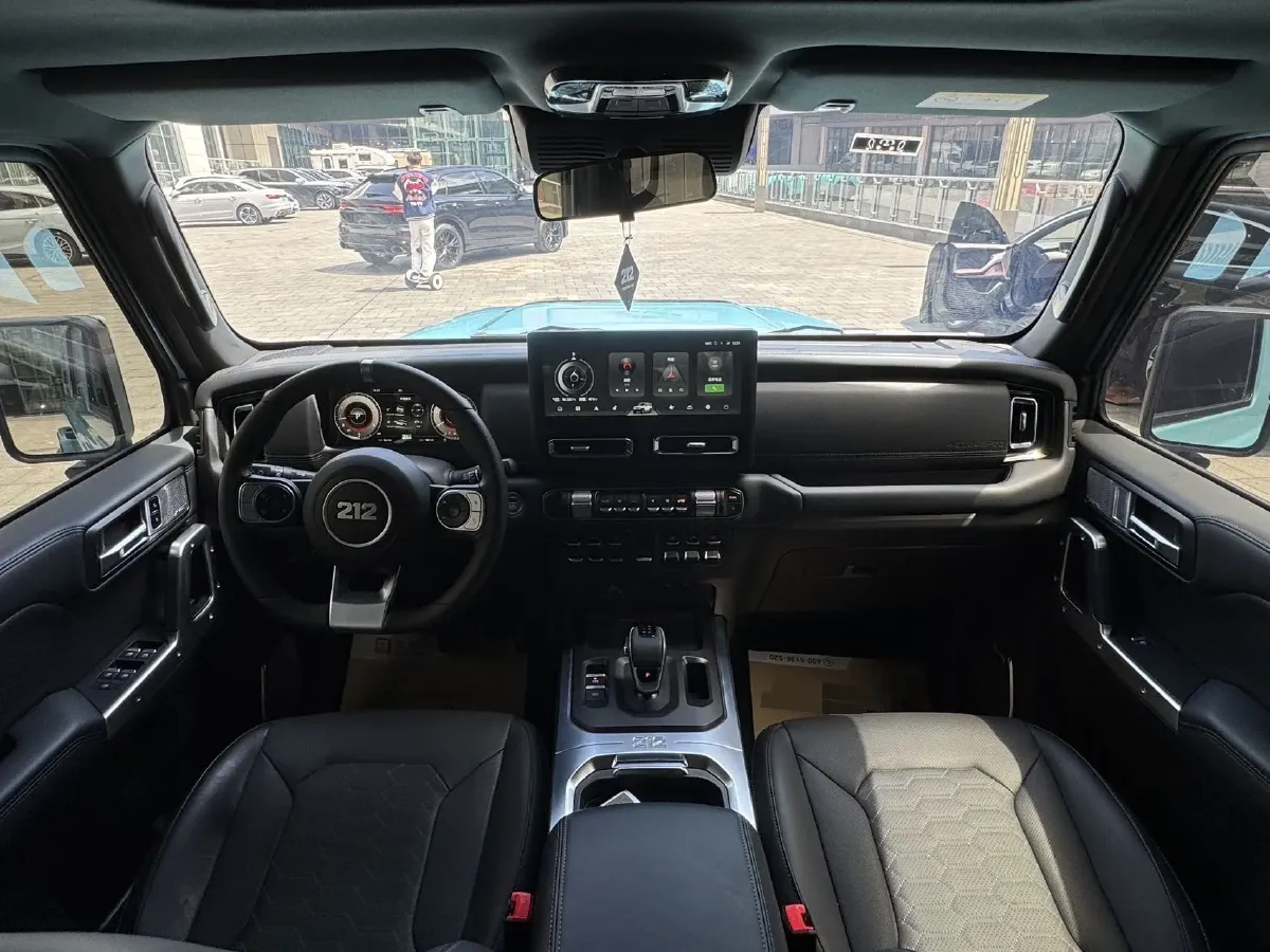2025 212 212 T01 2.0T 252HP L4 8AT,autocango,china used car exporter,china ev exporter,chinese used car exporter,chinese used ev exporter