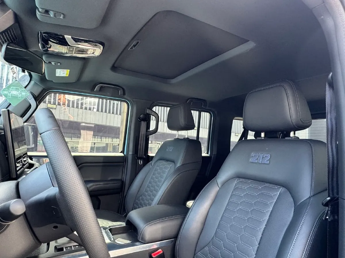 2025 212 212 T01 2.0T 252HP L4 8AT,autocango,china used car exporter,china ev exporter,chinese used car exporter,chinese used ev exporter