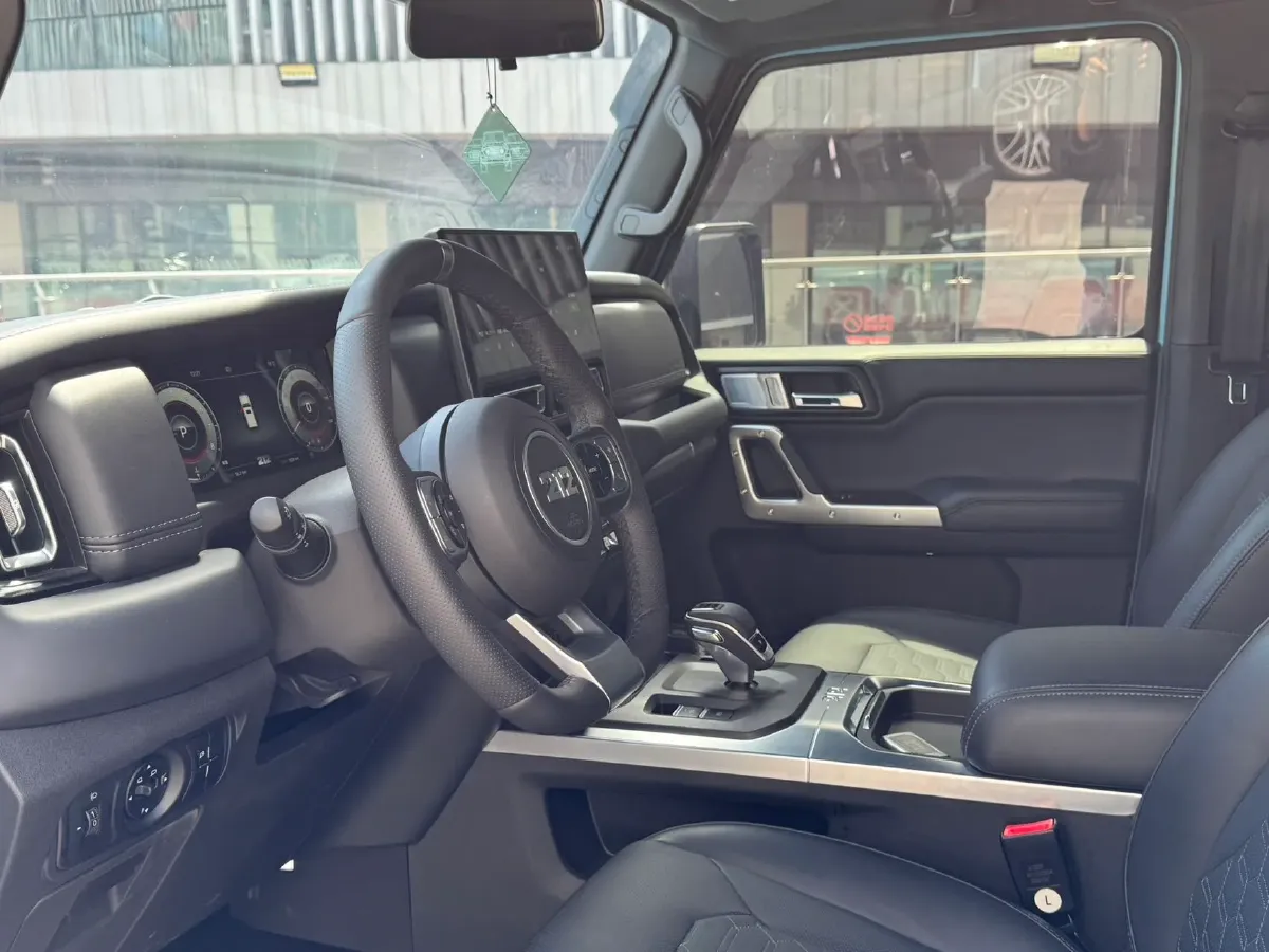2025 212 212 T01 2.0T 252HP L4 8AT,autocango,china used car exporter,china ev exporter,chinese used car exporter,chinese used ev exporter