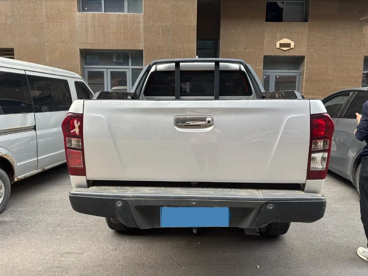2020 Isuzu LingTuo 2.5T 150HP L4 6AT,autocango,china used car exporter,china ev exporter,chinese used car exporter,chinese used ev exporter