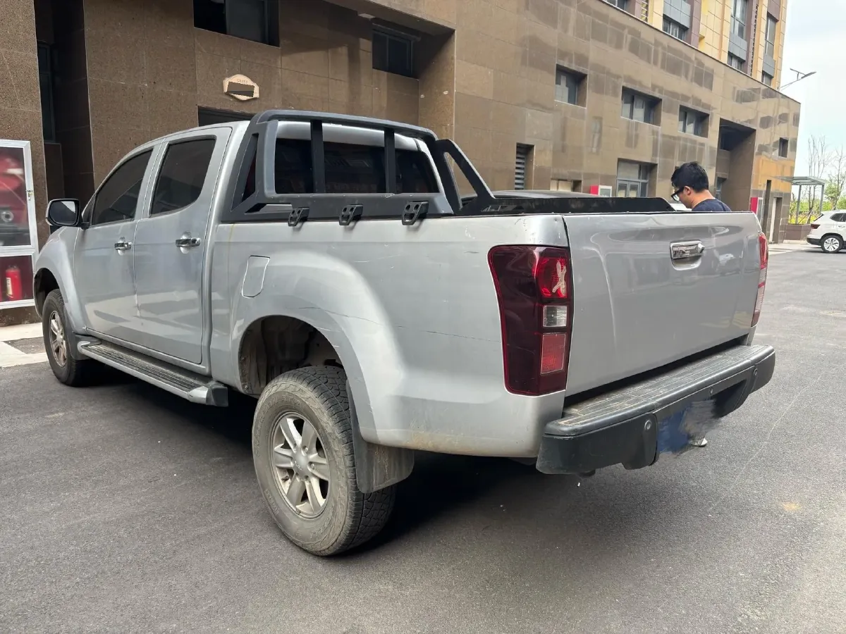 2020 Isuzu LingTuo 2.5T 150HP L4 6AT,autocango,china used car exporter,china ev exporter,chinese used car exporter,chinese used ev exporter