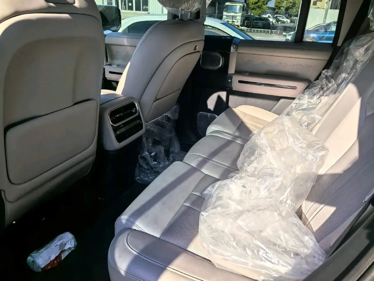 2025 Jetour Zongheng G700 2.0T 211HP L4 2DHT PHEV,autocango,china used car exporter,china ev exporter,chinese used car exporter,chinese used ev exporter