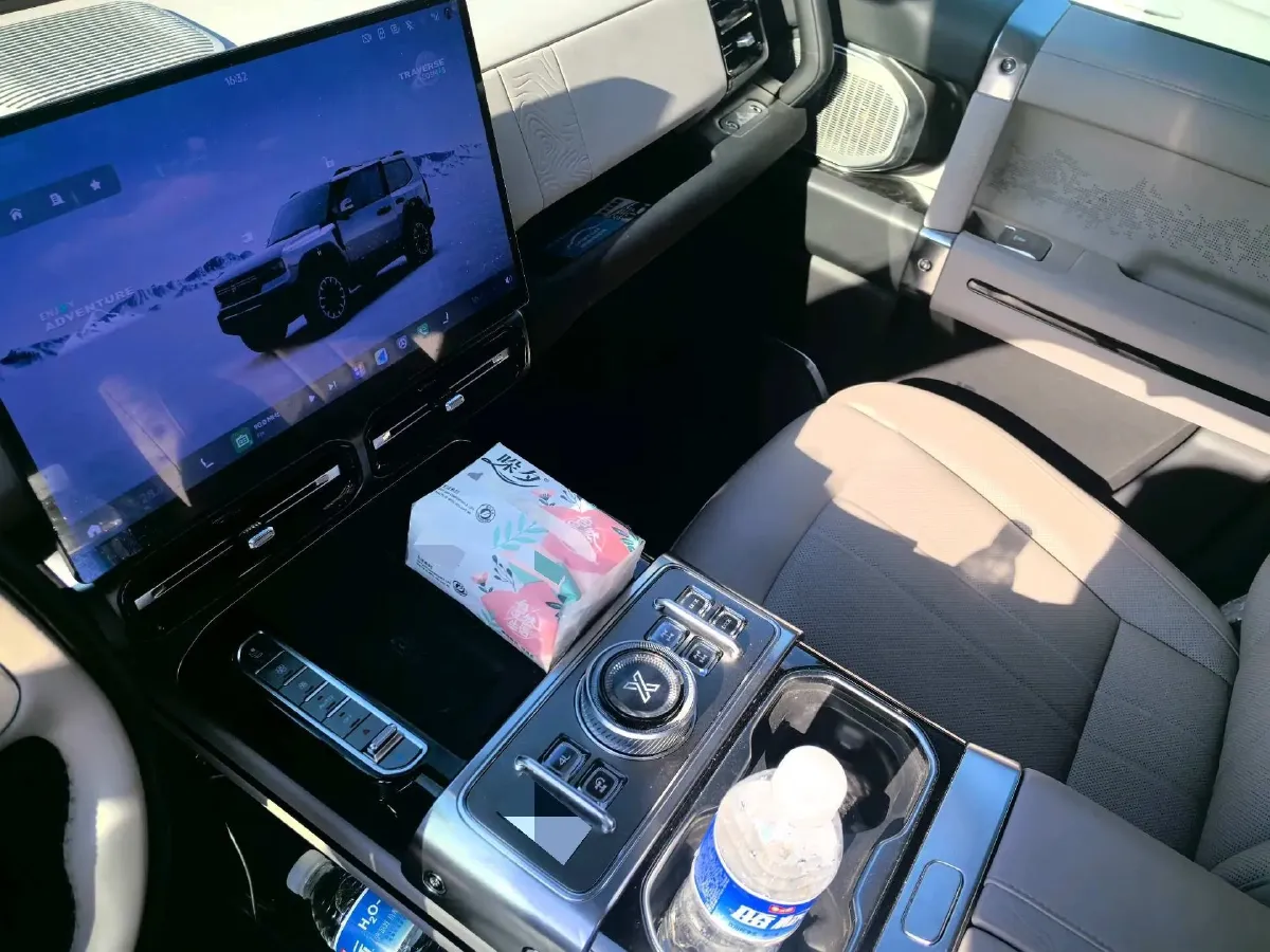 2025 Jetour Zongheng G700 2.0T 211HP L4 2DHT PHEV,autocango,china used car exporter,china ev exporter,chinese used car exporter,chinese used ev exporter