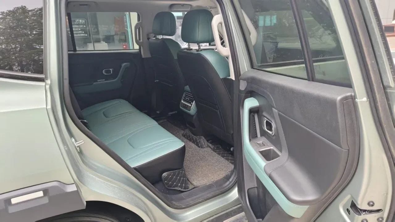 2025 Jetour Freeman 2.0T 254HP L4 8AT,autocango,china used car exporter,china ev exporter,chinese used car exporter,chinese used ev exporter