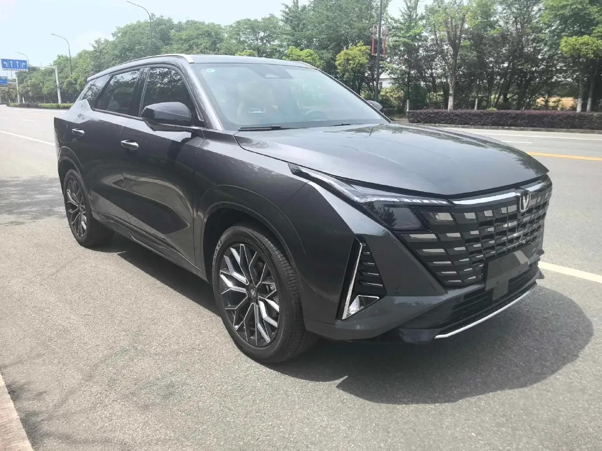 2025 ChangAn UNI-Z 1.5L 98HP L4 E-CVT PHEV,autocango,china used car exporter,china ev exporter,chinese used car exporter,chinese used ev exporter