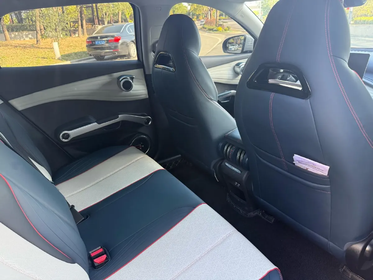 2022 Roewe RX5 MAX 1.5T 181HP L4 6AT,autocango,china used car exporter,china ev exporter,chinese used car exporter,chinese used ev exporter