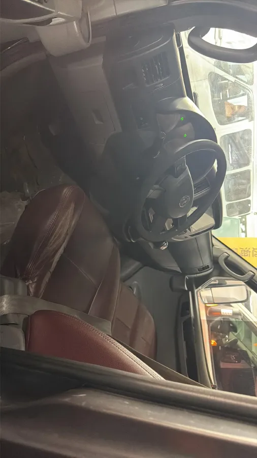 2019 MAXUS XinTu V80 2.5T 136HP L4 6MT,autocango,china used car exporter,china ev exporter,chinese used car exporter,chinese used ev exporter
