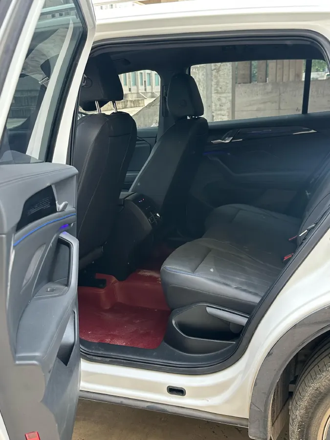 2024 Volkswagen Tiguan L 2.0T 186HP L4 7DCT,autocango,china used car exporter,china ev exporter,chinese used car exporter,chinese used ev exporter