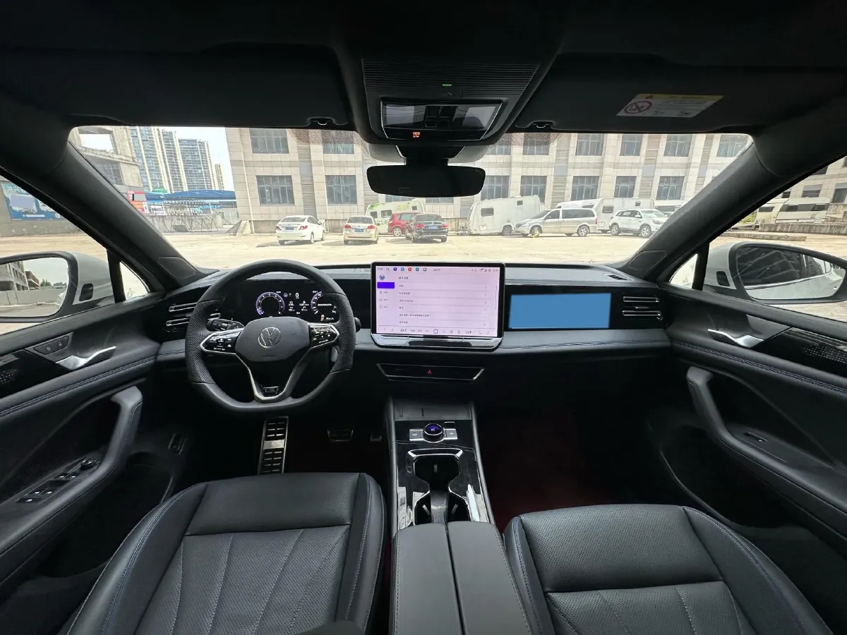 2024 Volkswagen Tiguan L 2.0T 186HP L4 7DCT,autocango,china used car exporter,china ev exporter,chinese used car exporter,chinese used ev exporter