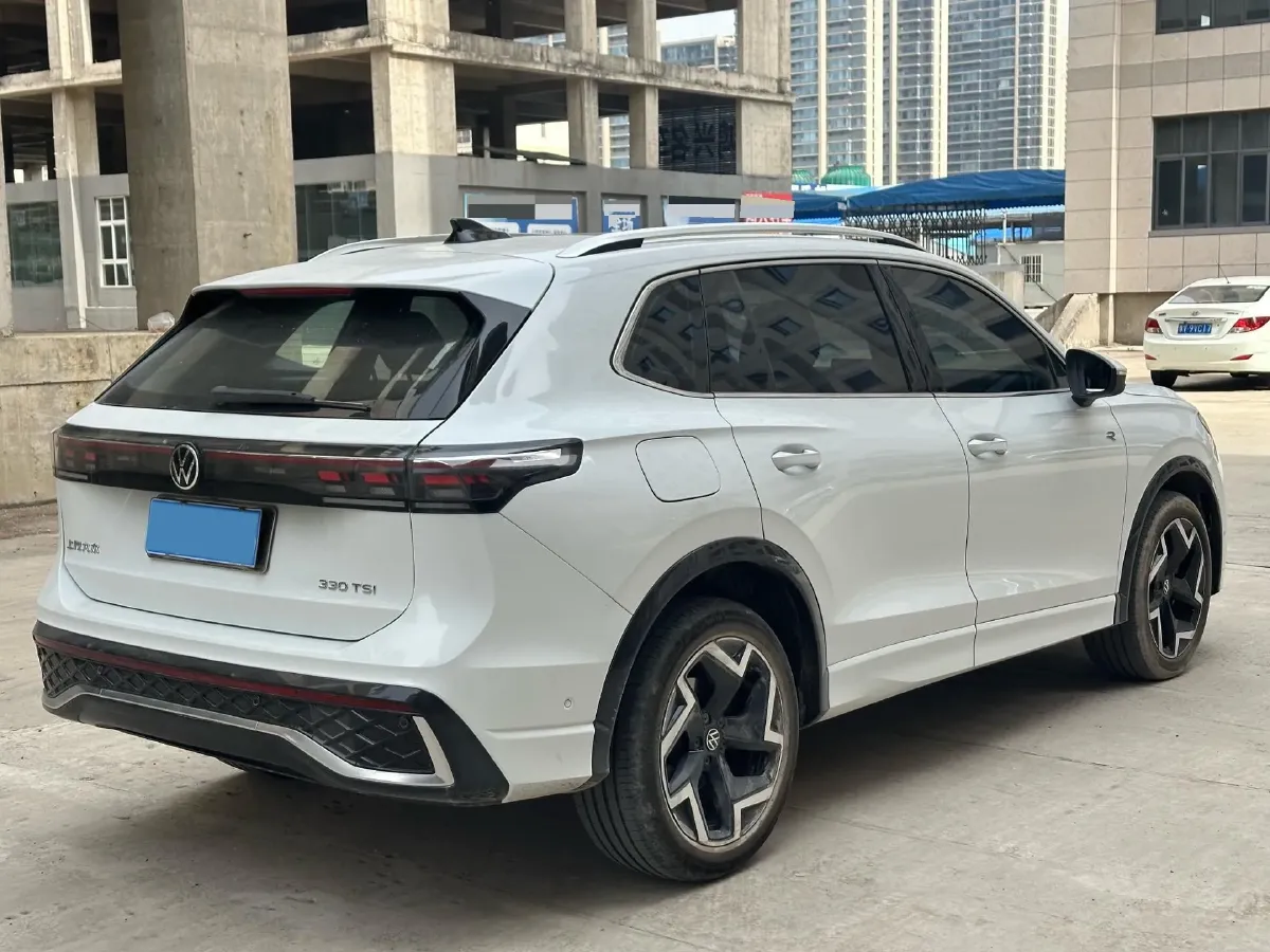 2024 Volkswagen Tiguan L 2.0T 186HP L4 7DCT,autocango,china used car exporter,china ev exporter,chinese used car exporter,chinese used ev exporter