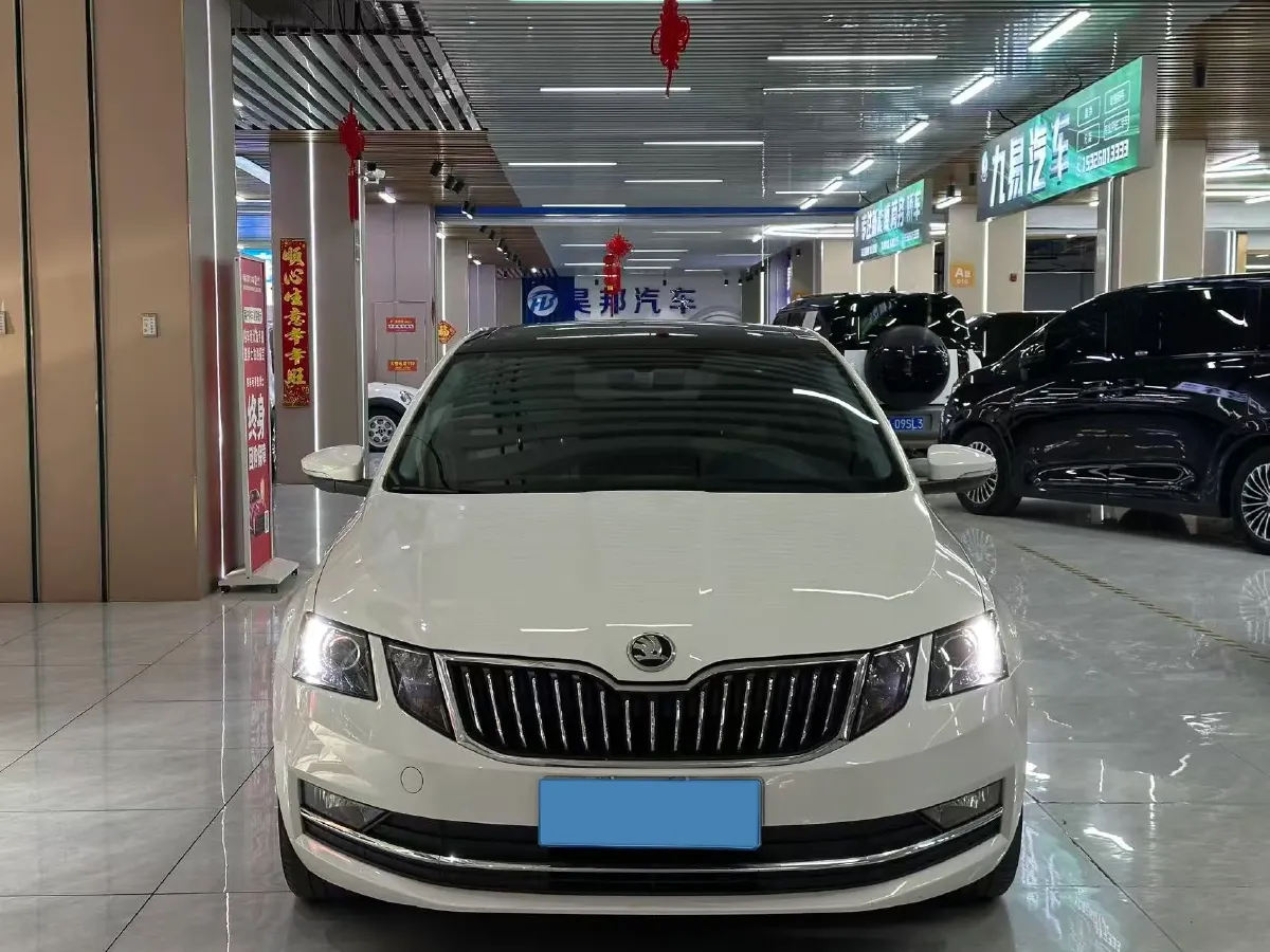 2018 Skoda Octavia 1.2T 116HP L4 7DCT,autocango,china used car exporter,china ev exporter,chinese used car exporter,chinese used ev exporter