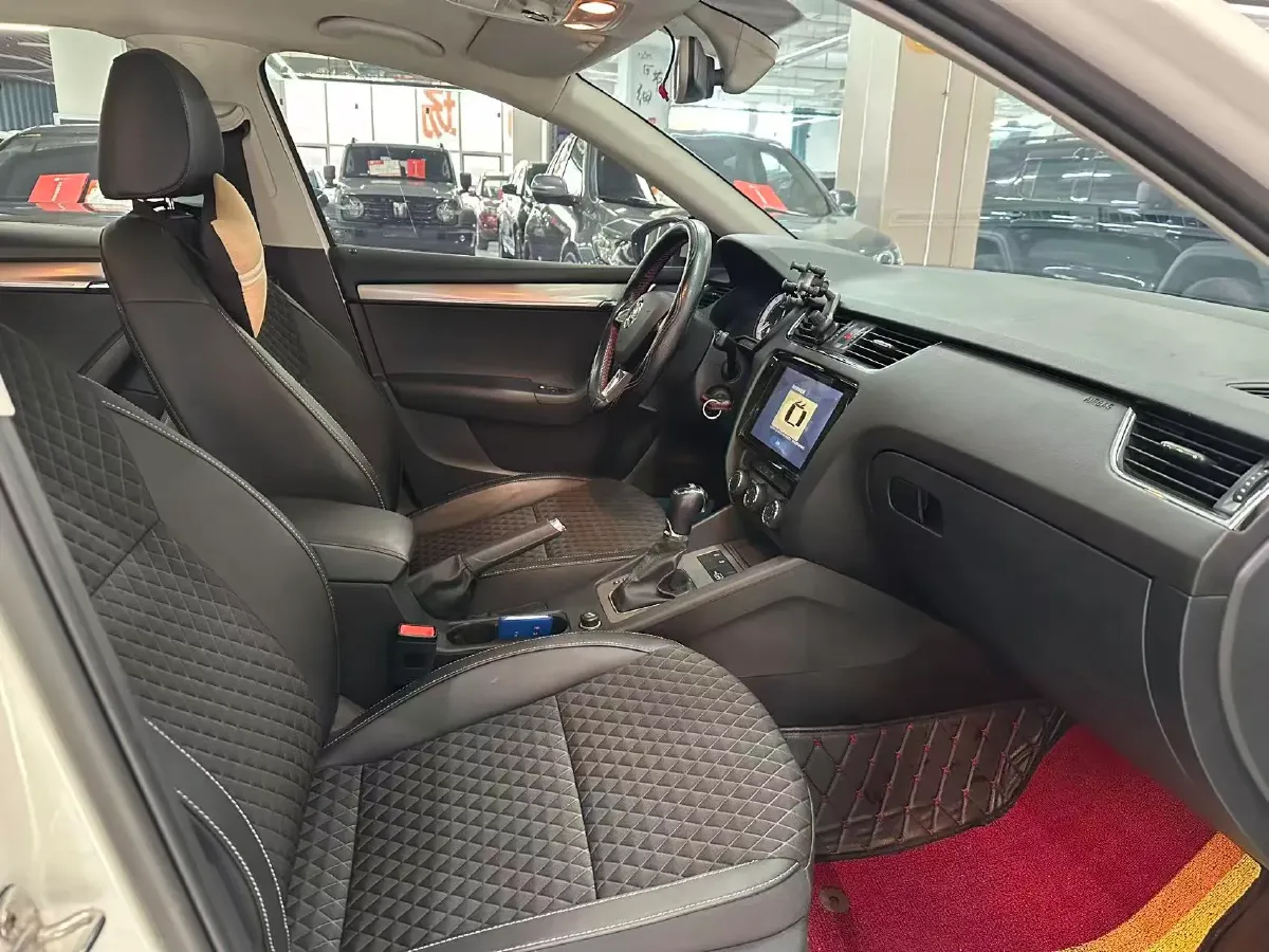 2018 Skoda Octavia 1.2T 116HP L4 7DCT,autocango,china used car exporter,china ev exporter,chinese used car exporter,chinese used ev exporter
