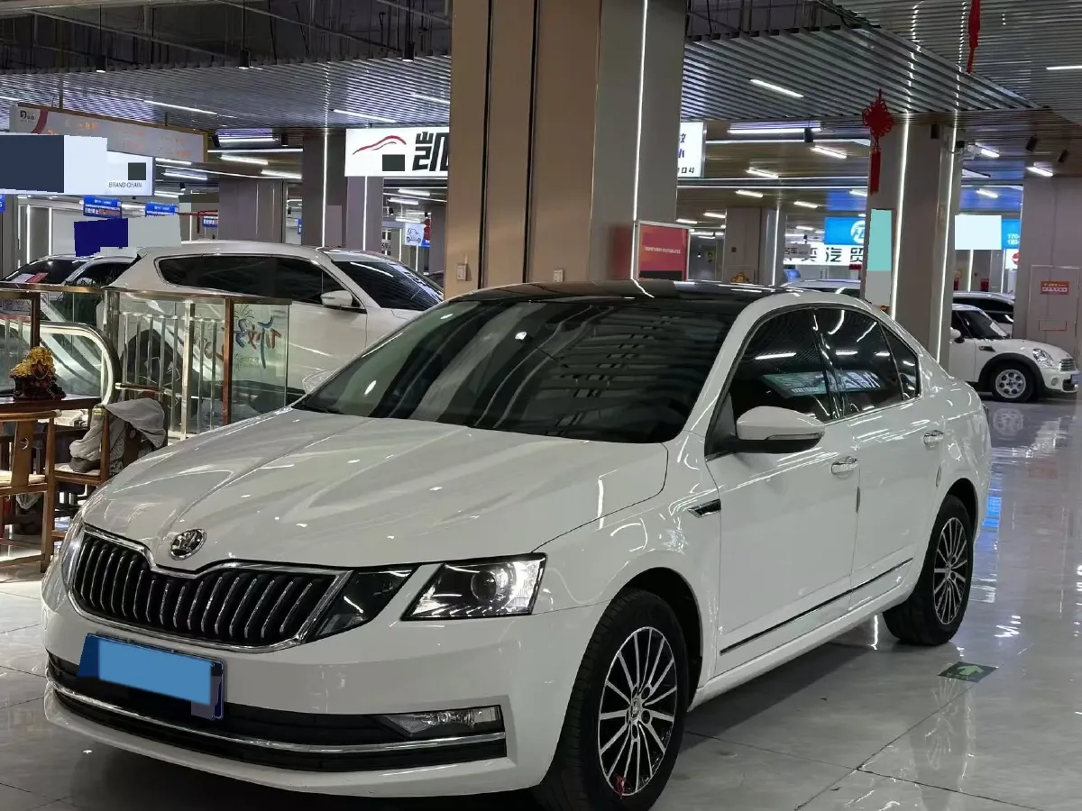 2018 Skoda Octavia 1.2T 116HP L4 7DCT,autocango,china used car exporter,china ev exporter,chinese used car exporter,chinese used ev exporter