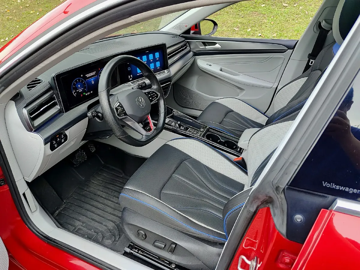 2022 Skoda Superb 2.0T 186HP L4 7DCT,autocango,china used car exporter,china ev exporter,chinese used car exporter,chinese used ev exporter