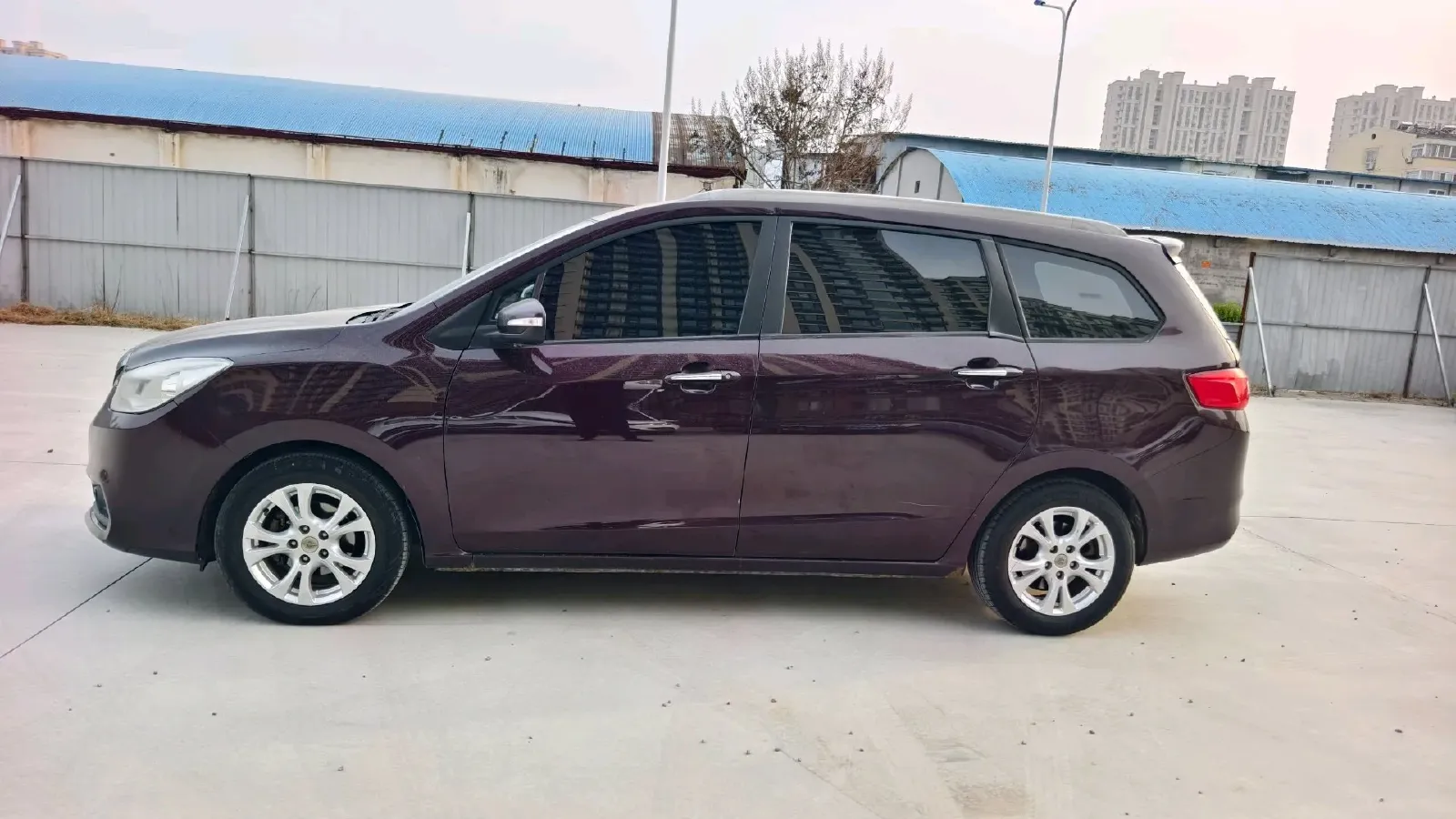 2017 HaiMa Family MPV 1.5T 156HP L4 6AT,autocango,china used car exporter,china ev exporter,chinese used car exporter,chinese used ev exporter