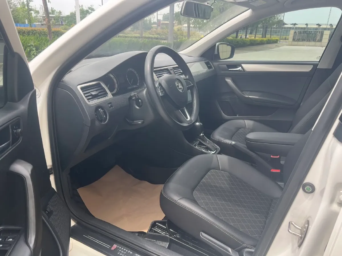 2019 SWM G01 1.5T 156HP L4 6AT,autocango,china used car exporter,china ev exporter,chinese used car exporter,chinese used ev exporter