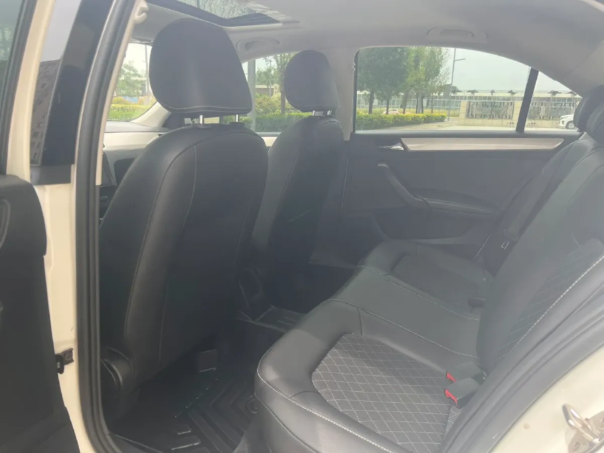 2019 SWM G01 1.5T 156HP L4 6AT,autocango,china used car exporter,china ev exporter,chinese used car exporter,chinese used ev exporter