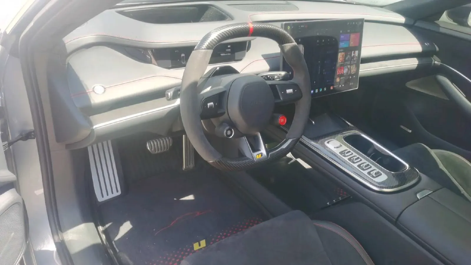 2025 MI SU7 Ultra BEV 93.7KWH,autocango,china used car exporter,china ev exporter,chinese used car exporter,chinese used ev exporter