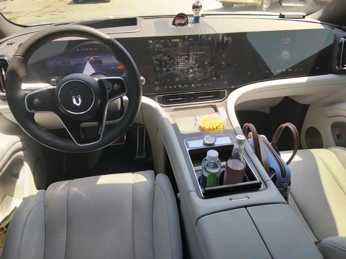 2025 AITO AITO M9 REEV 160HP REEV 52KWH,autocango,china used car exporter,china ev exporter,chinese used car exporter,chinese used ev exporter