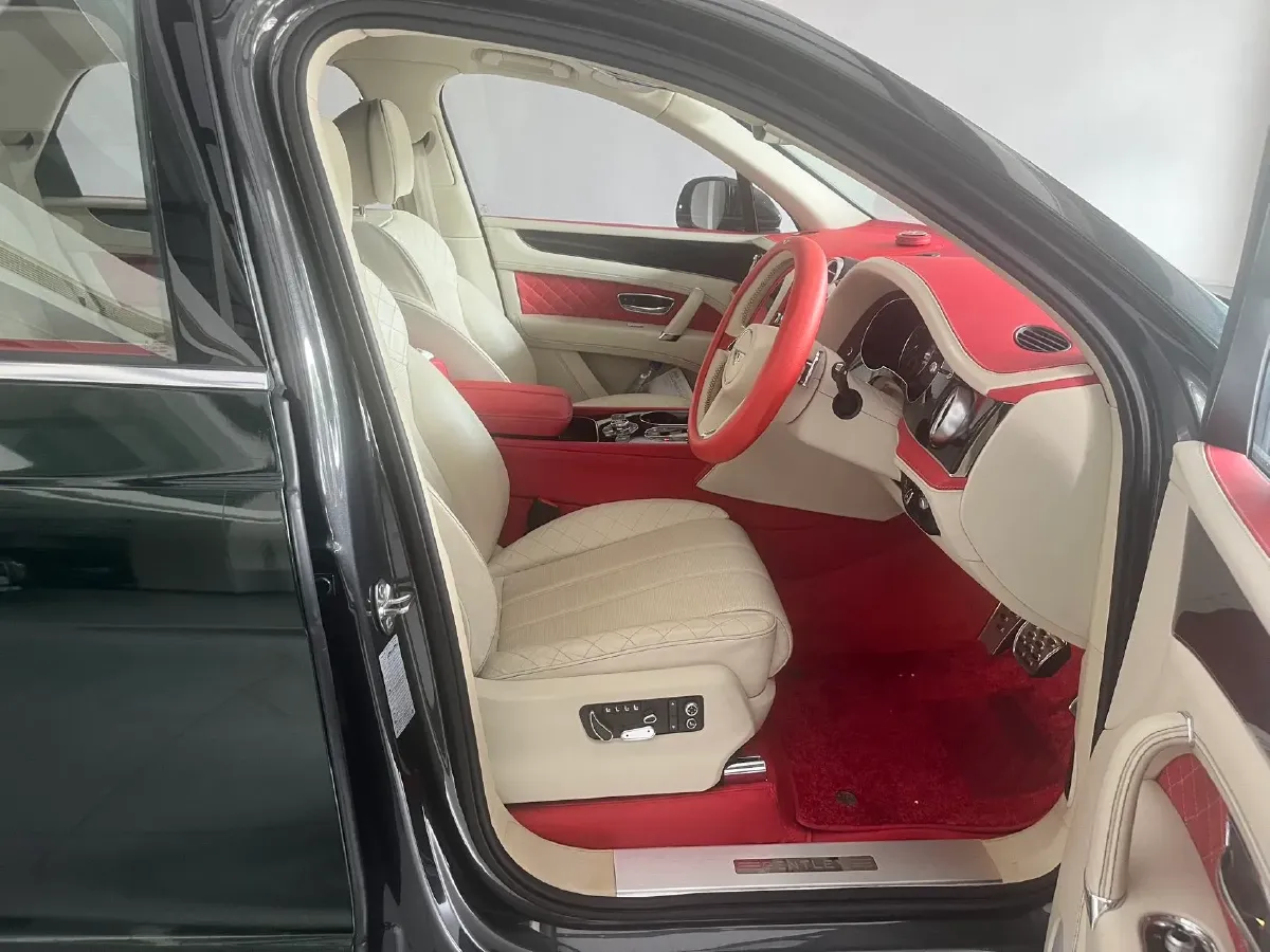 2017 Bentley Bentayga 6.0T 608HP W12 8AT,autocango,china used car exporter,china ev exporter,chinese used car exporter,chinese used ev exporter