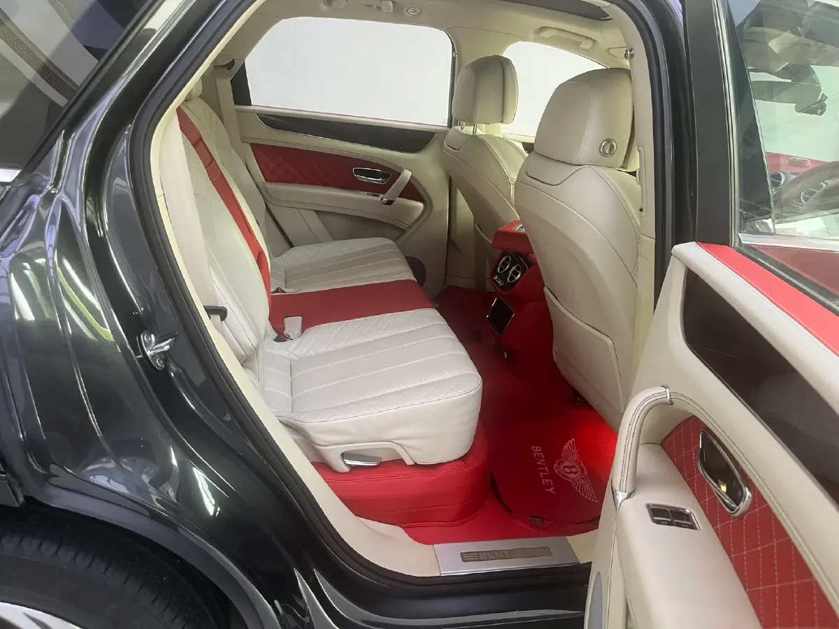2017 Bentley Bentayga 6.0T 608HP W12 8AT,autocango,china used car exporter,china ev exporter,chinese used car exporter,chinese used ev exporter