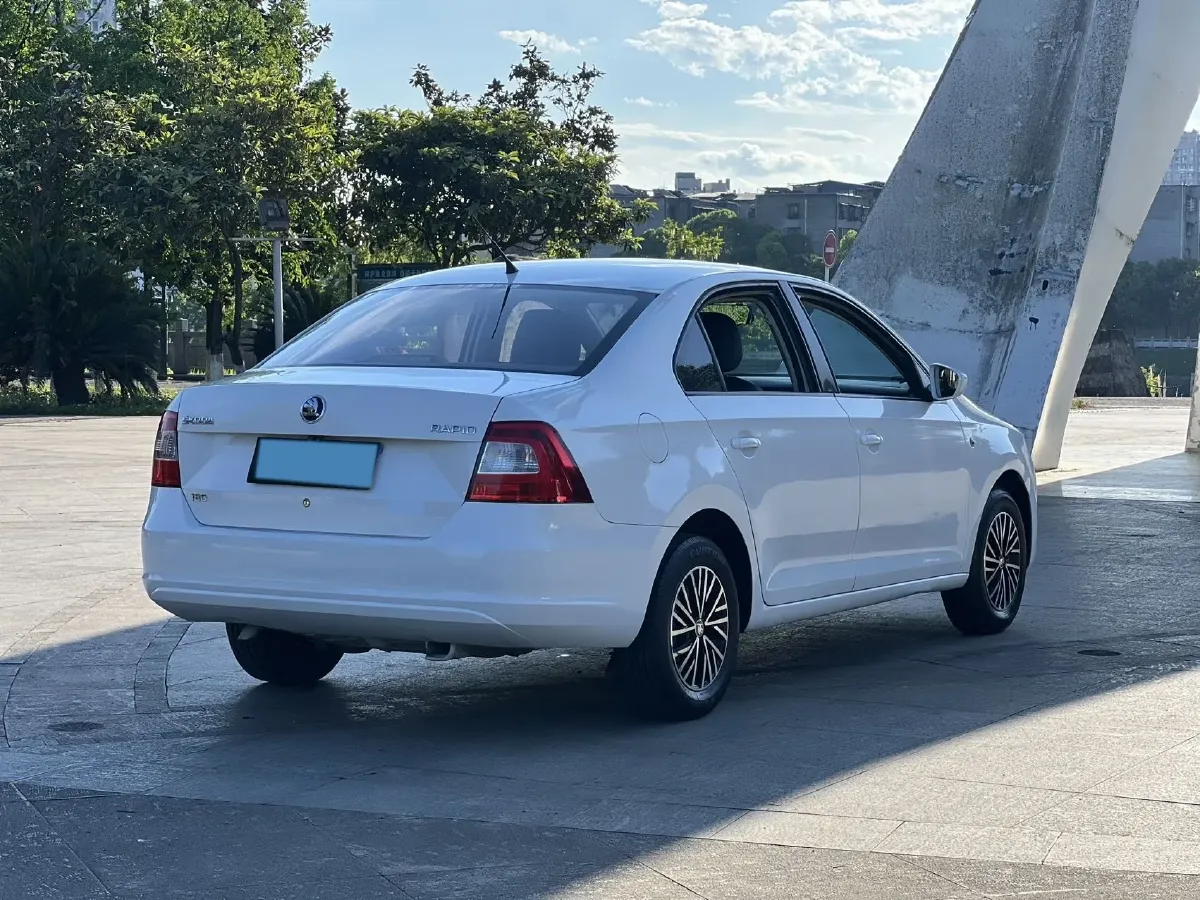2016 Skoda Rapid 1.6L 110HP L4 6AT,autocango,china used car exporter,china ev exporter,chinese used car exporter,chinese used ev exporter