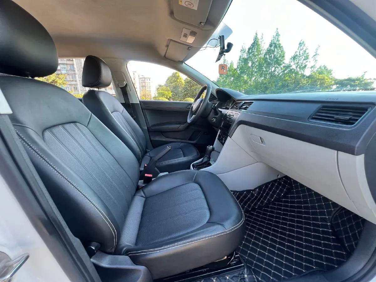 2016 Skoda Rapid 1.6L 110HP L4 6AT,autocango,china used car exporter,china ev exporter,chinese used car exporter,chinese used ev exporter