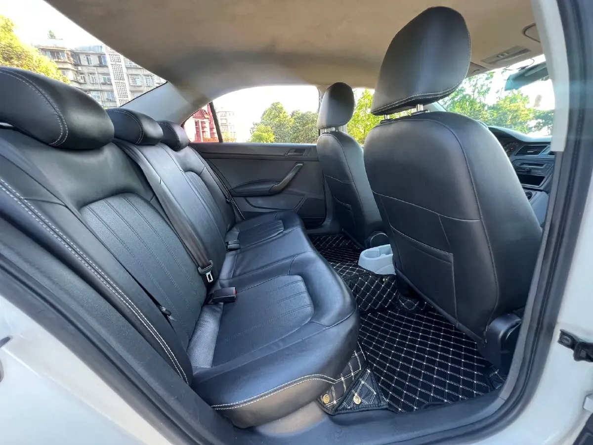 2016 Skoda Rapid 1.6L 110HP L4 6AT,autocango,china used car exporter,china ev exporter,chinese used car exporter,chinese used ev exporter