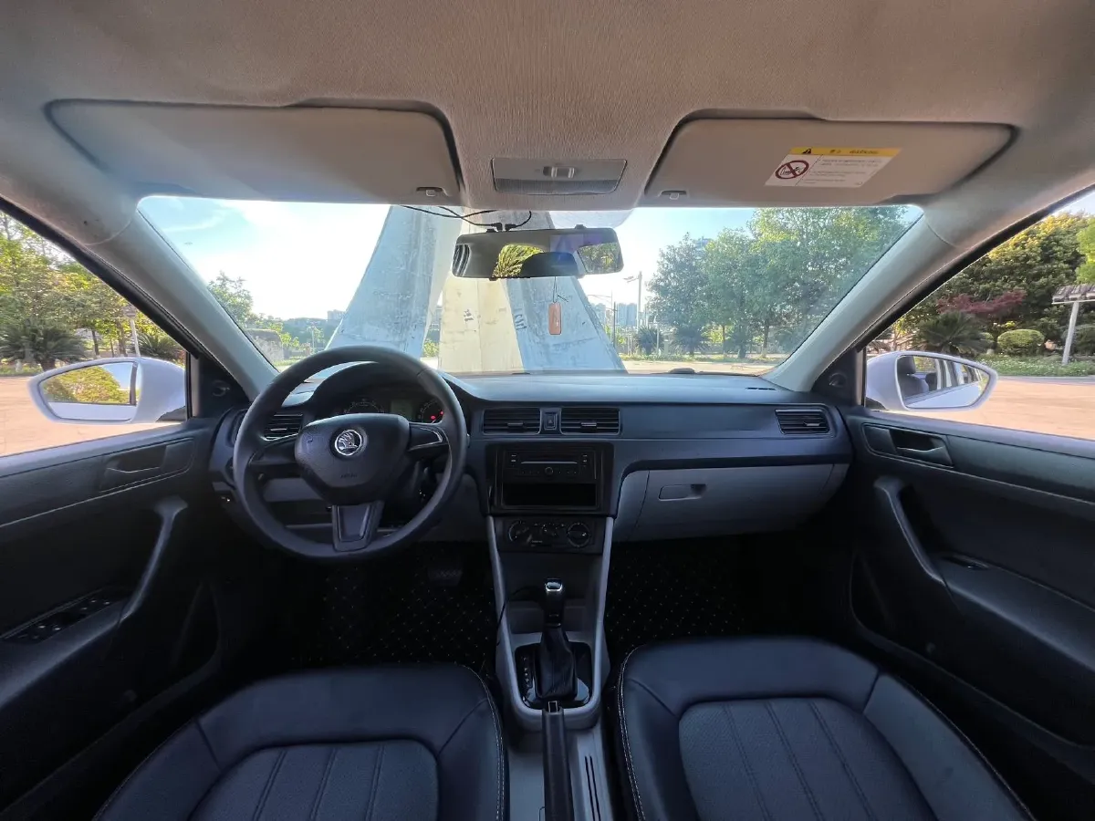 2016 Skoda Rapid 1.6L 110HP L4 6AT,autocango,china used car exporter,china ev exporter,chinese used car exporter,chinese used ev exporter