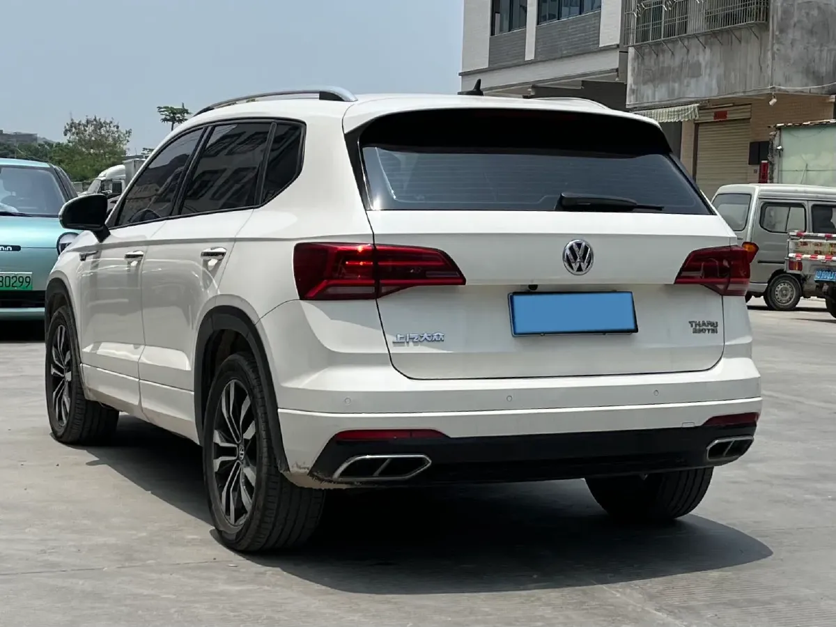2019 MINI MINI 1.5T 102HP L3 7DCT,autocango,china used car exporter,china ev exporter,chinese used car exporter,chinese used ev exporter