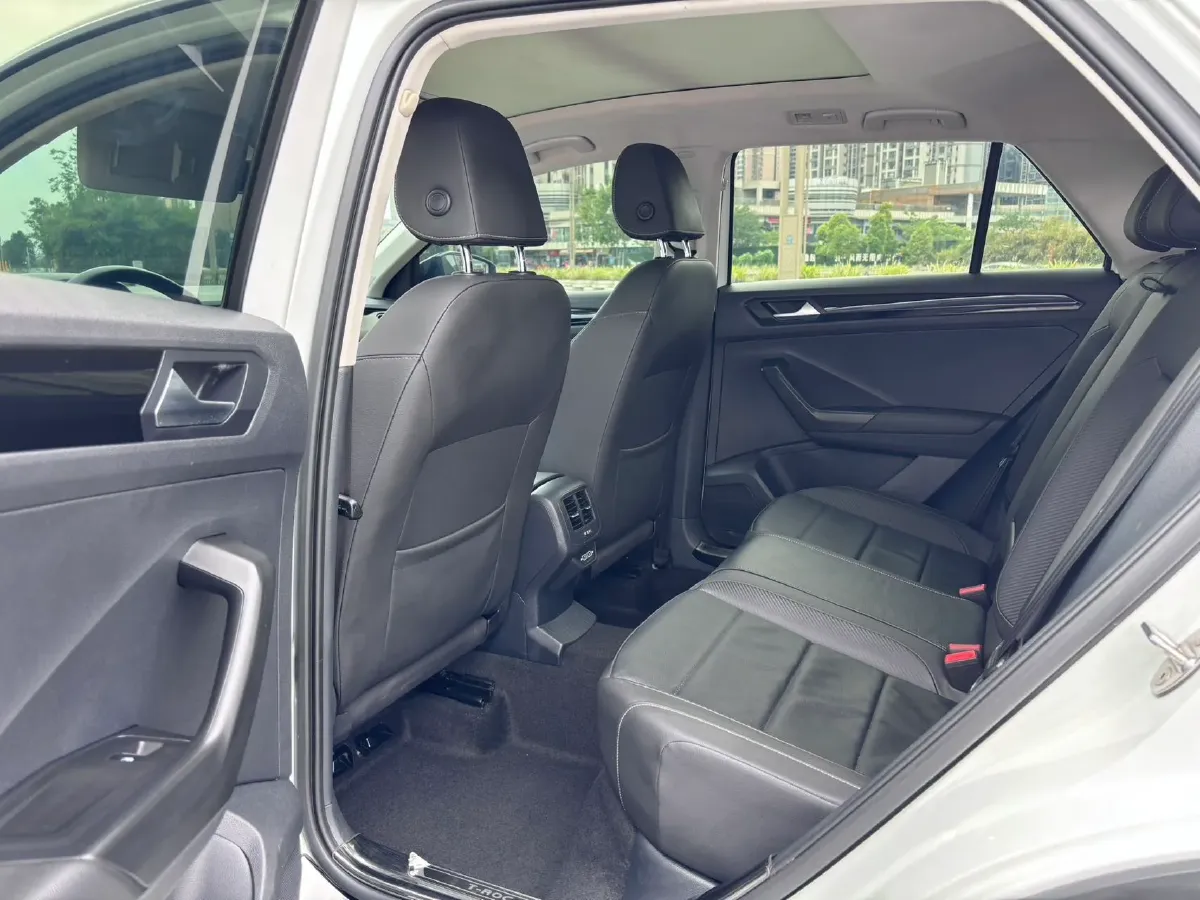 2018 Jeep Renegade 2.0L 155HP L4 9AT,autocango,china used car exporter,china ev exporter,chinese used car exporter,chinese used ev exporter