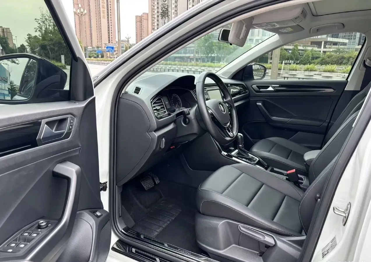 2018 Jeep Renegade 2.0L 155HP L4 9AT,autocango,china used car exporter,china ev exporter,chinese used car exporter,chinese used ev exporter