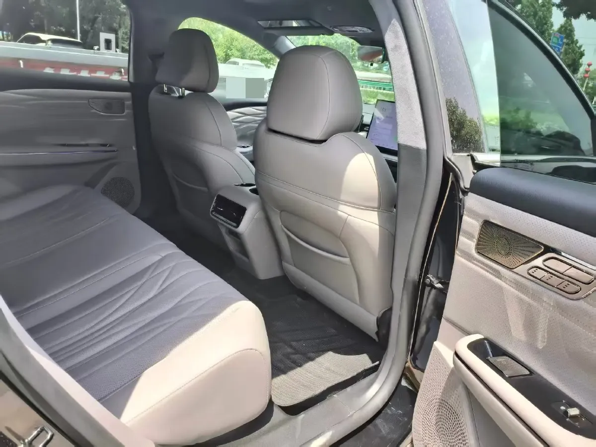 2026 SinoTruck VGV PioneerV 2.0T 156HP L4 8AT,autocango,china used car exporter,china ev exporter,chinese used car exporter,chinese used ev exporter