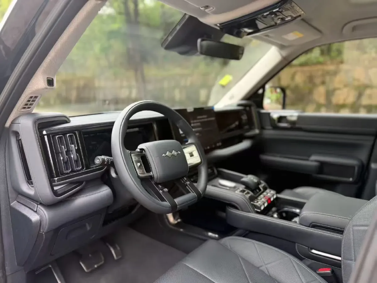 2025 FangChengBao Bao 5 1.5T 194HP L4 E-CVT PHEV 31.8KWH,autocango,china used car exporter,china ev exporter,chinese used car exporter,chinese used ev exporter