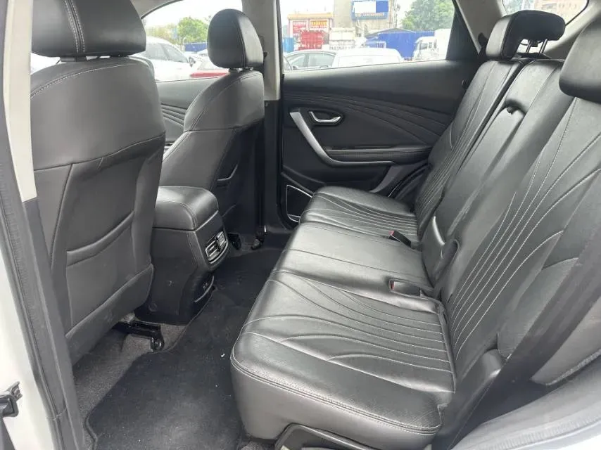 2018 MAXUS XinTu V80 2.5T 136HP L4 6MT,autocango,china used car exporter,china ev exporter,chinese used car exporter,chinese used ev exporter
