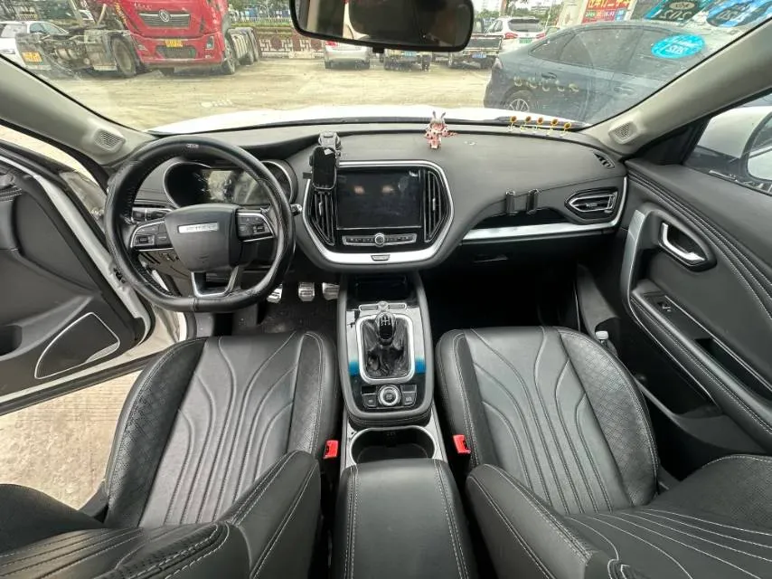 2018 MAXUS XinTu V80 2.5T 136HP L4 6MT,autocango,china used car exporter,china ev exporter,chinese used car exporter,chinese used ev exporter