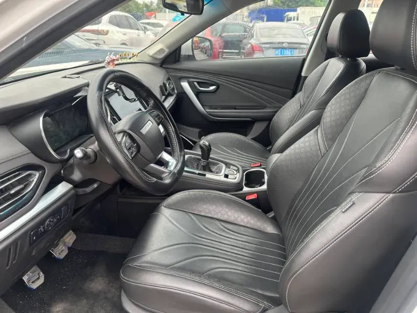 2018 MAXUS XinTu V80 2.5T 136HP L4 6MT,autocango,china used car exporter,china ev exporter,chinese used car exporter,chinese used ev exporter