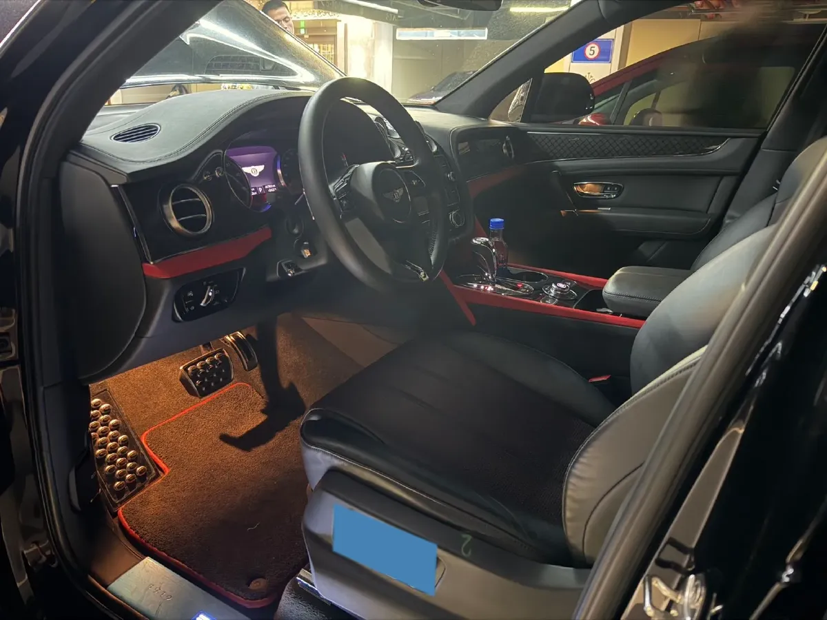 2018 Bentley Bentayga 4.0T 550HP V8 8AT,autocango,china used car exporter,china ev exporter,chinese used car exporter,chinese used ev exporter