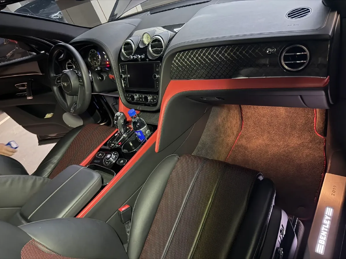 2018 Bentley Bentayga 4.0T 550HP V8 8AT,autocango,china used car exporter,china ev exporter,chinese used car exporter,chinese used ev exporter