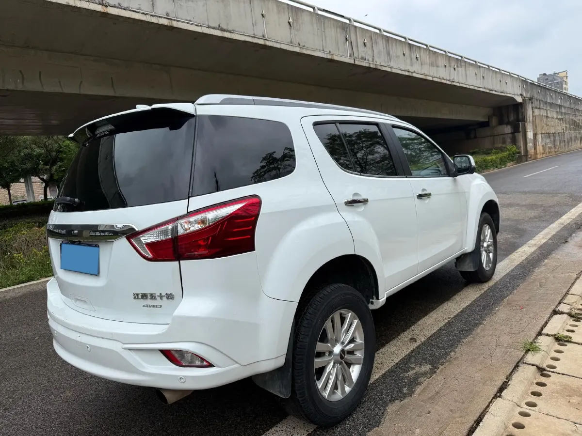 2020 Isuzu Mu-X 1.9T 166HP L4 6AT,autocango,china used car exporter,china ev exporter,chinese used car exporter,chinese used ev exporter