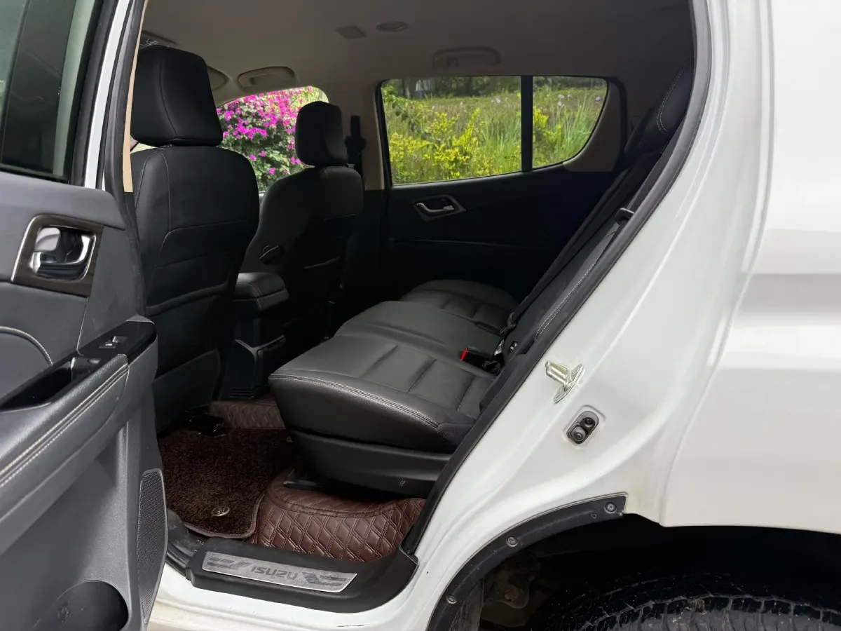 2020 Isuzu Mu-X 1.9T 166HP L4 6AT,autocango,china used car exporter,china ev exporter,chinese used car exporter,chinese used ev exporter