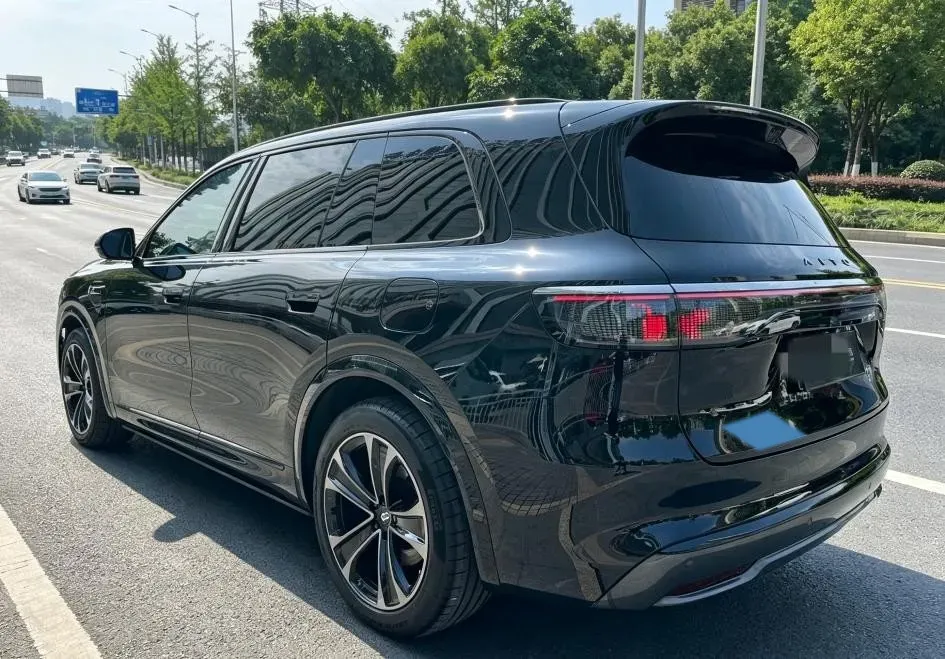 2025 AITO AITO M8 REEV 160HP REEV 53.4KWH,autocango,china used car exporter,china ev exporter,chinese used car exporter,chinese used ev exporter