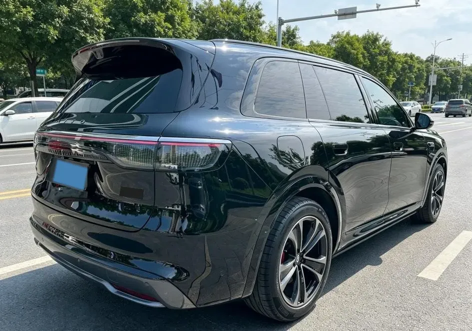 2025 AITO AITO M8 REEV 160HP REEV 53.4KWH,autocango,china used car exporter,china ev exporter,chinese used car exporter,chinese used ev exporter