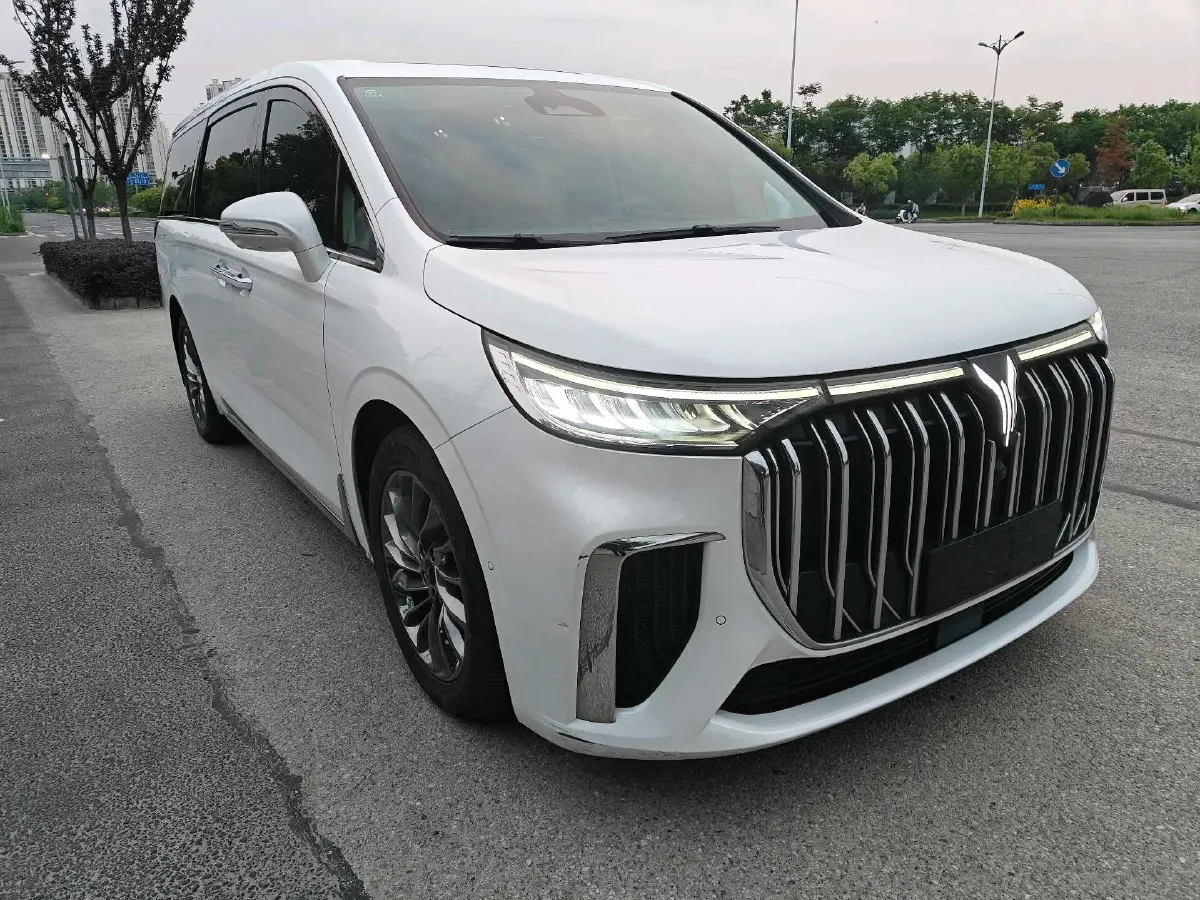 2022 Voyah Dream 1.5T 136HP L4 PHEV 25.57KWH,autocango,china used car exporter,china ev exporter,chinese used car exporter,chinese used ev exporter
