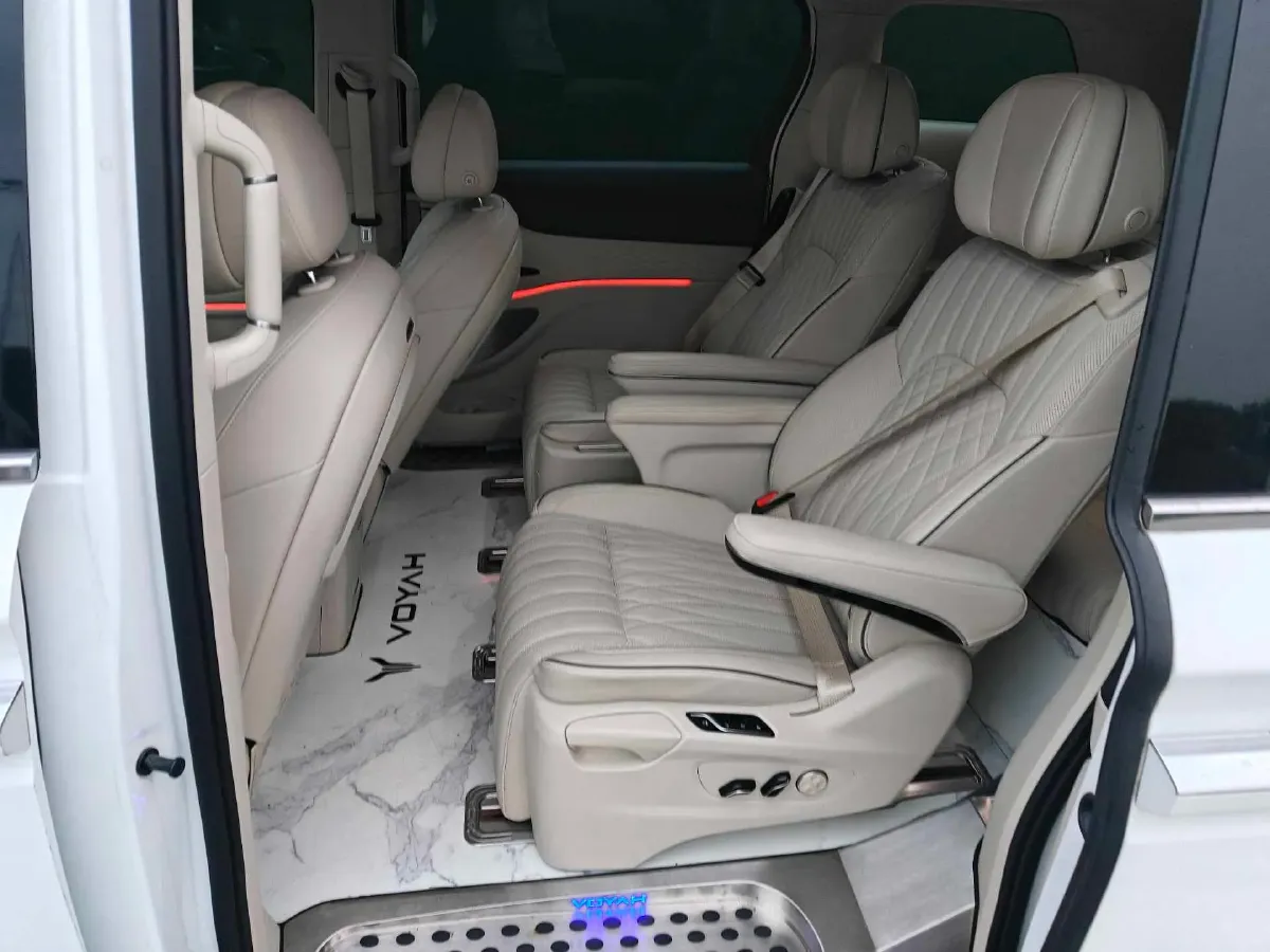 2022 Voyah Dream 1.5T 136HP L4 PHEV 25.57KWH,autocango,china used car exporter,china ev exporter,chinese used car exporter,chinese used ev exporter