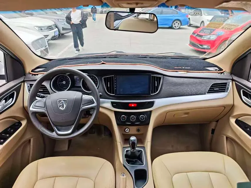 2016 BaoJun 730 1.5L 112HP L4 5MT,autocango,china used car exporter,china ev exporter,chinese used car exporter,chinese used ev exporter